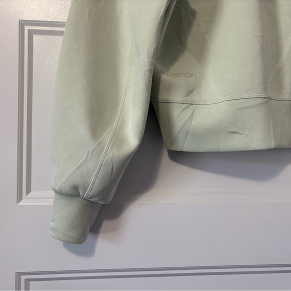 Lululemon Softstreme Perfectly Kohlrabi Green
Oversized Cropped Crew Sz 0 - Picture 9 of 14